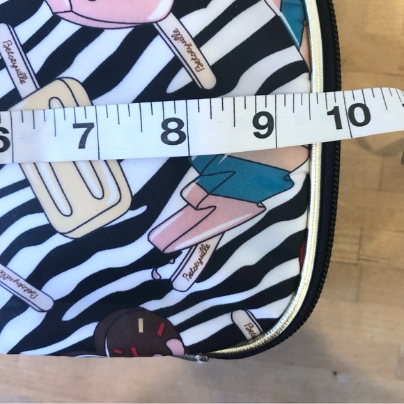 Betsy Johnson Makeup/Travel Bag, Popsicles, Size 9.5” X 7.5” X 3.5” - Picture 4 of 12